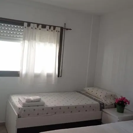 Apartamento Con Amplia Terraza, Ideal Familias La Pineda