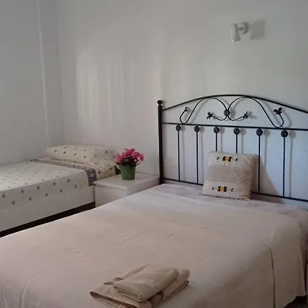 Apartamento Con Amplia Terraza, Ideal Familias La Pineda