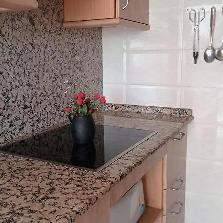 Apartamento Con Amplia Terraza, Ideal Familias La Pineda