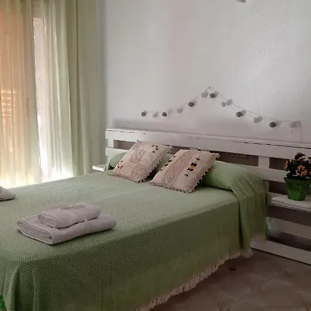 Apartamento Con Amplia Terraza, Ideal Familias La Pineda
