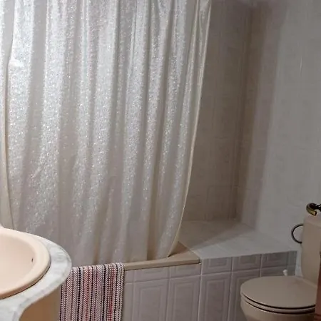 Apartamento Con Amplia Terraza, Ideal Familias La Pineda