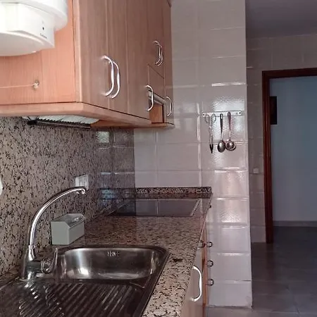 Apartamento Con Amplia Terraza, Ideal Familias *